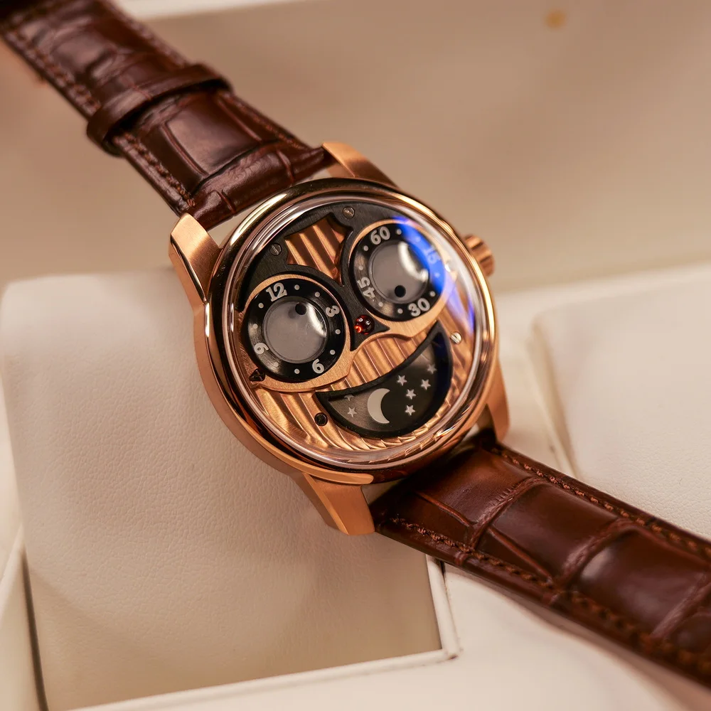 Smiley Roller Watch: Men’s Automatic Timepiece with Rolling Eye Dials & Luminous Smile